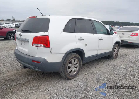 2011 Kia Sorento Lx z USA, uszkodzony, nr VIN 5XYKT3A16BG031453